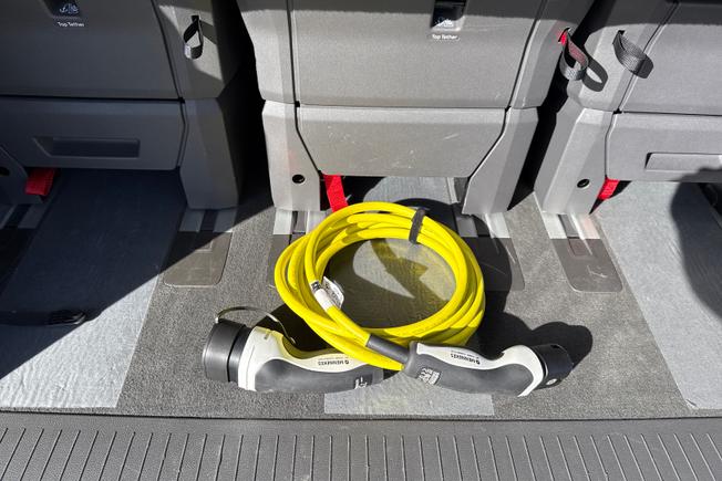 VOLKSWAGEN Multivan Photo 36