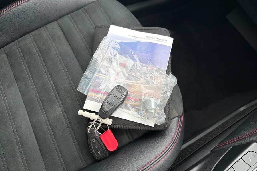 Ford KUGA Photo autoimg-c6185c292c1d42cb2770fc02f35c6c89b9143cc1.jpg