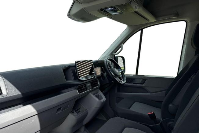 VOLKSWAGEN Crafter Photo 2