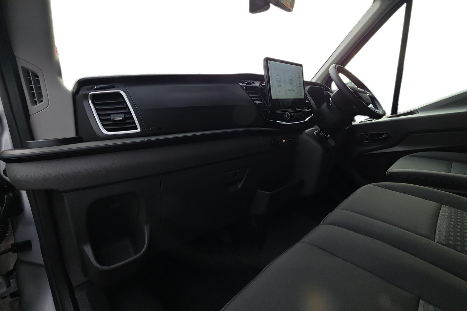Ford E-TRANSIT Photo 2