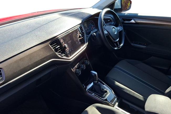 VOLKSWAGEN T-Roc Photo 2