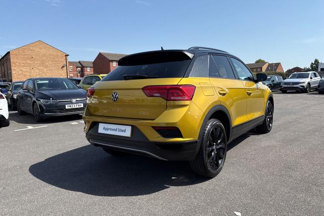 VOLKSWAGEN T-Roc Photo 24
