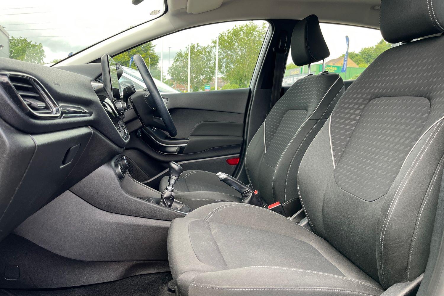 Ford Fiesta Photo 18