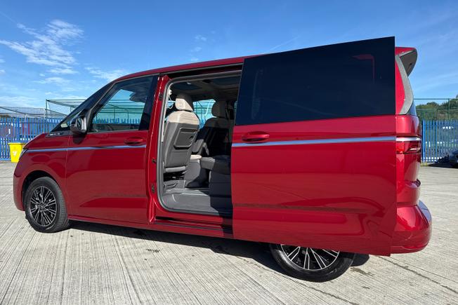 VOLKSWAGEN Multivan Photo 32