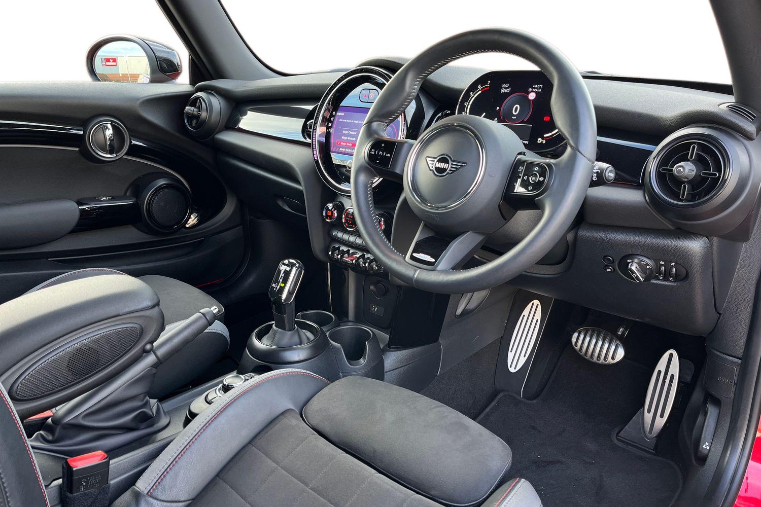 MINI Hatch Photo 8
