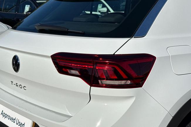 Volkswagen T-Roc Photo 18