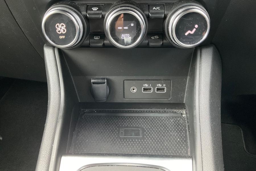 Renault CAPTUR Photo autoimg-c6328133a4f639b7ceeda39d966ab252f7ff8def.jpg