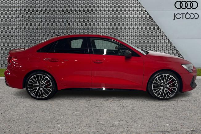 AUDI S3 Photo 4