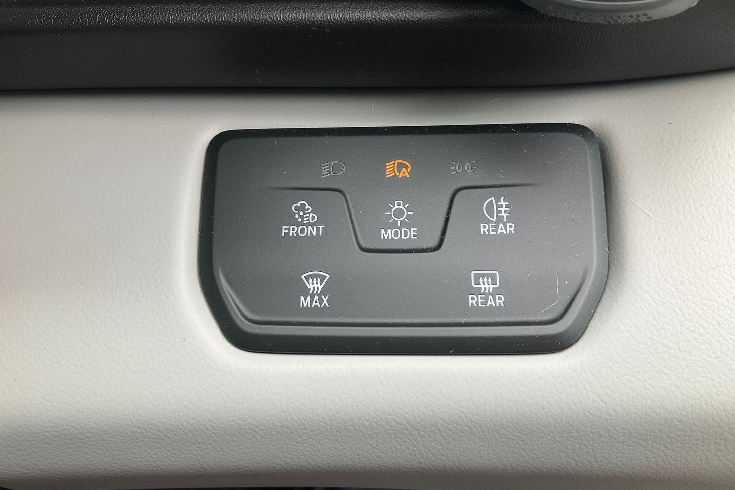 Ford Explorer Photo 34