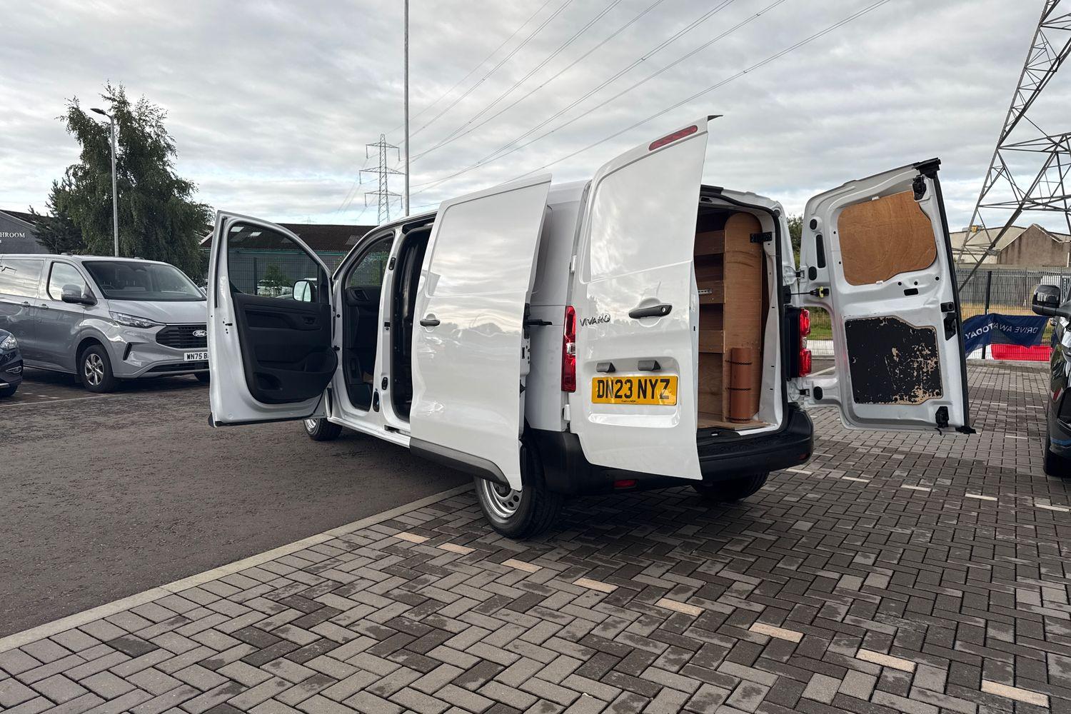 Vauxhall VIVARO Photo 6