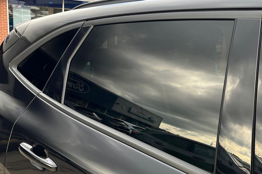 Ford Kuga Photo autoimg-c6423d676518589e86181fc587f069d2bfa0da5d.jpg