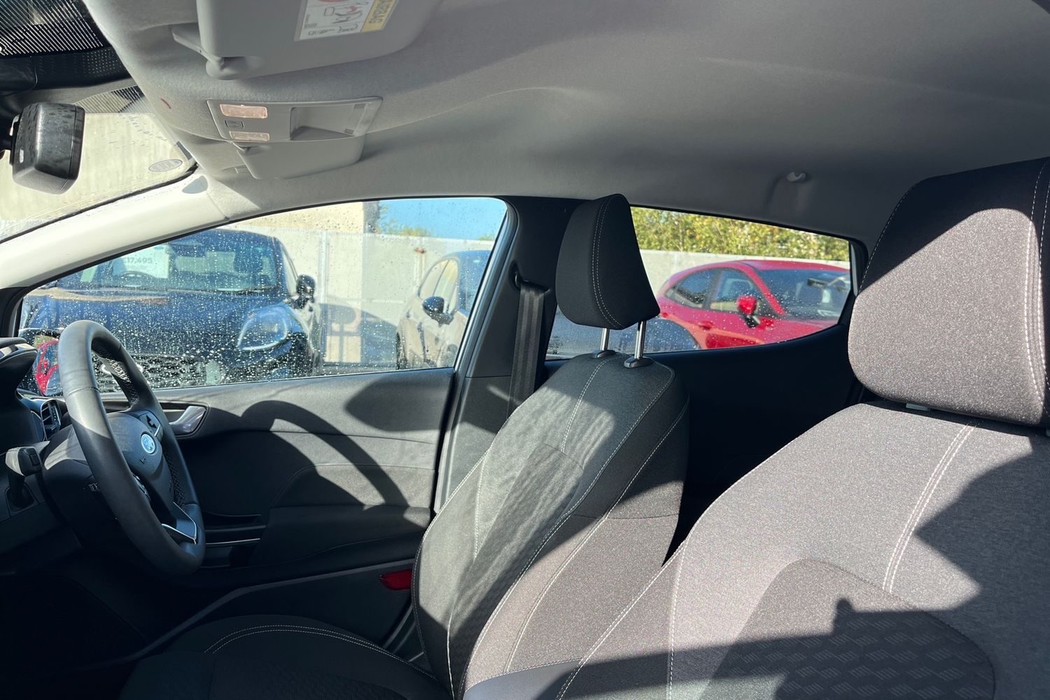 Ford FIESTA Photo 18