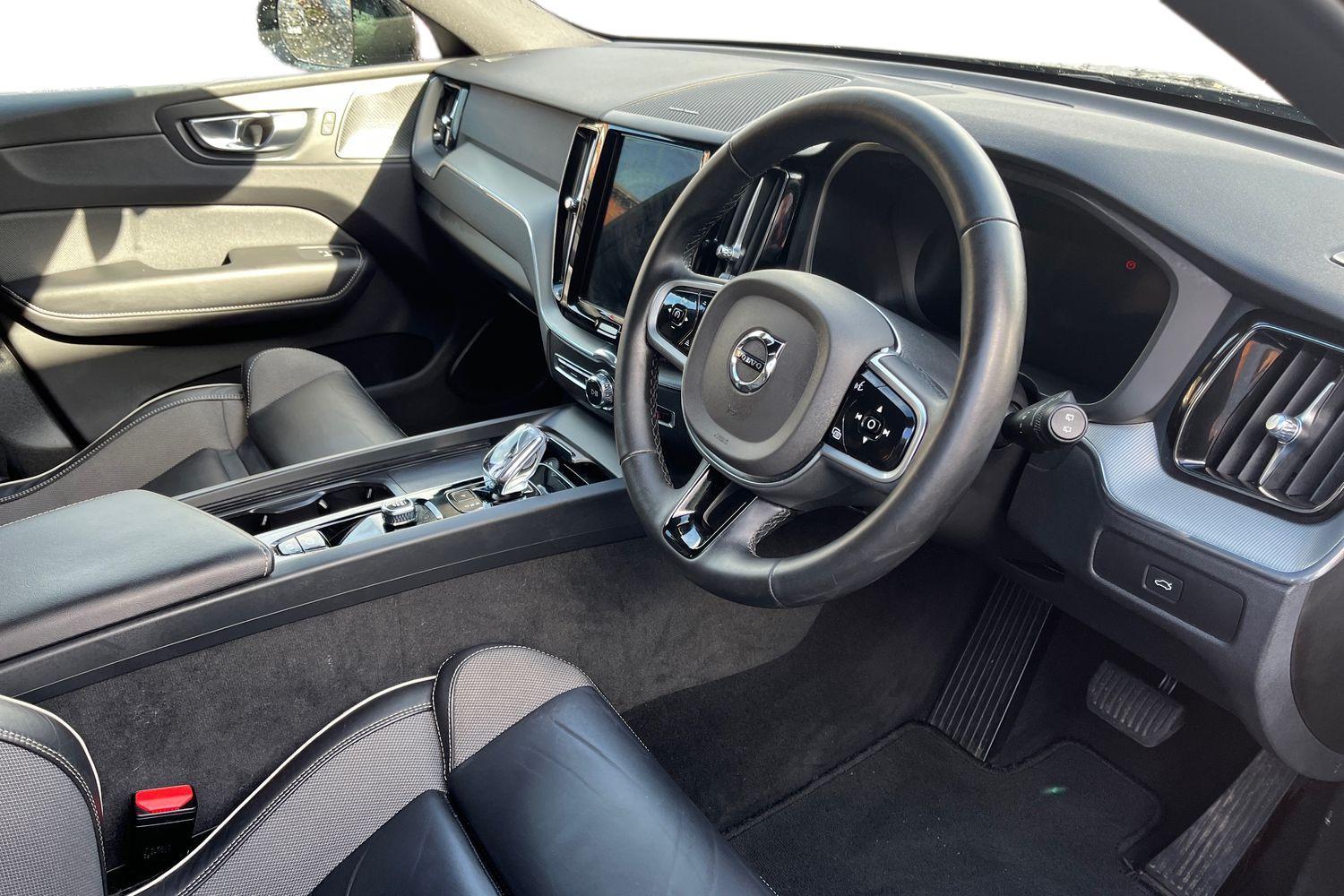 Volvo XC60 Photo 8