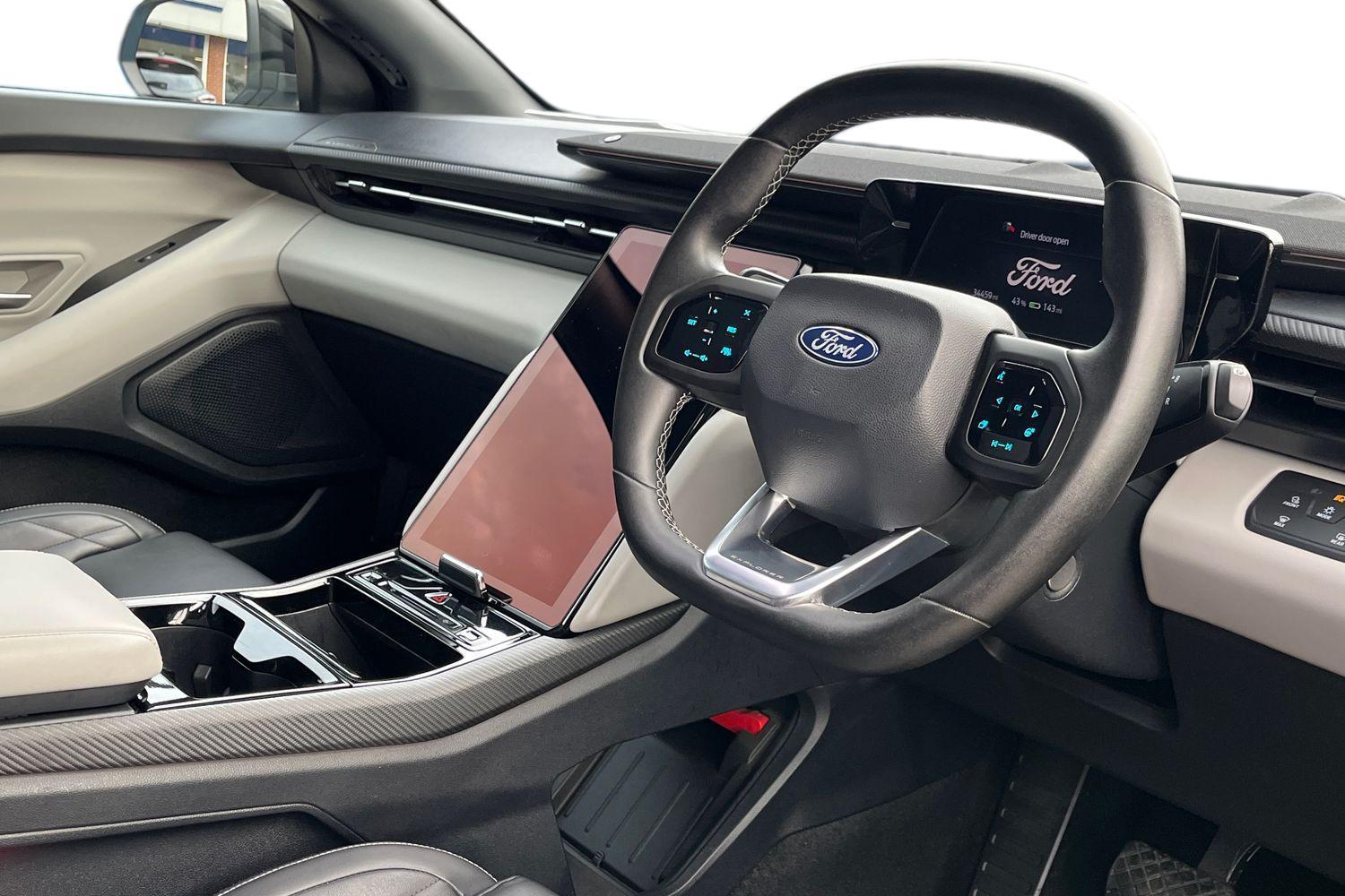 Ford EXPLORER Photo 8