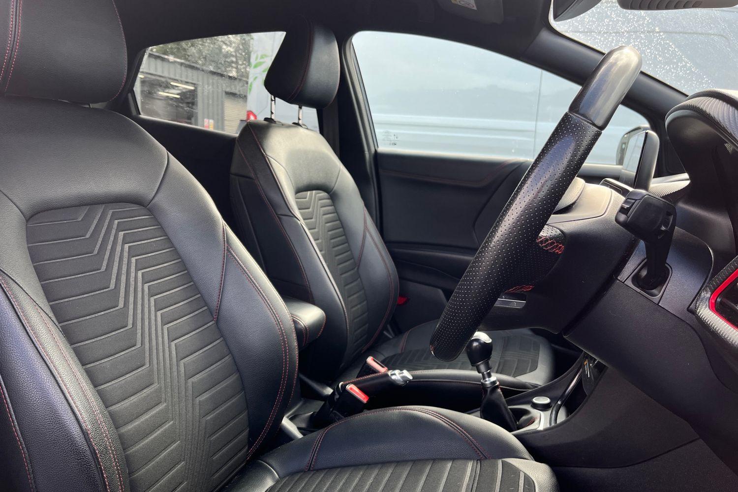 Ford PUMA Photo 16