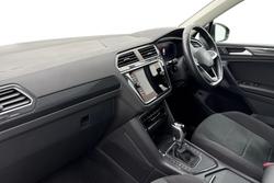 VOLKSWAGEN Tiguan Photo 2