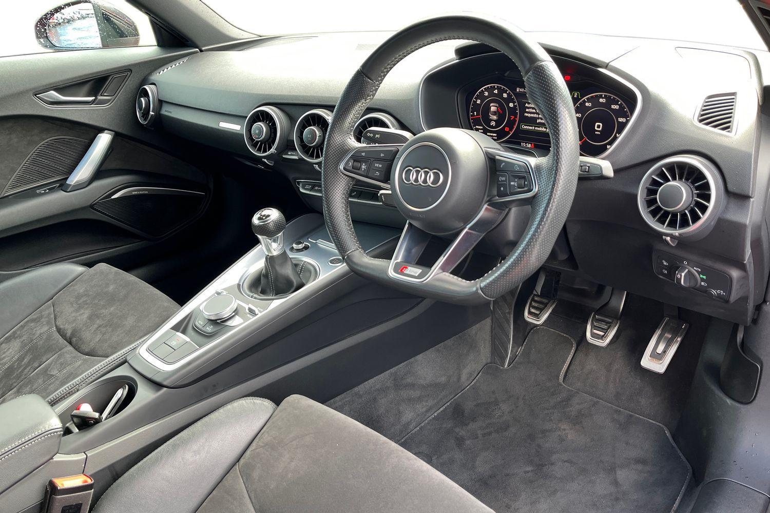 Audi TT Photo 8