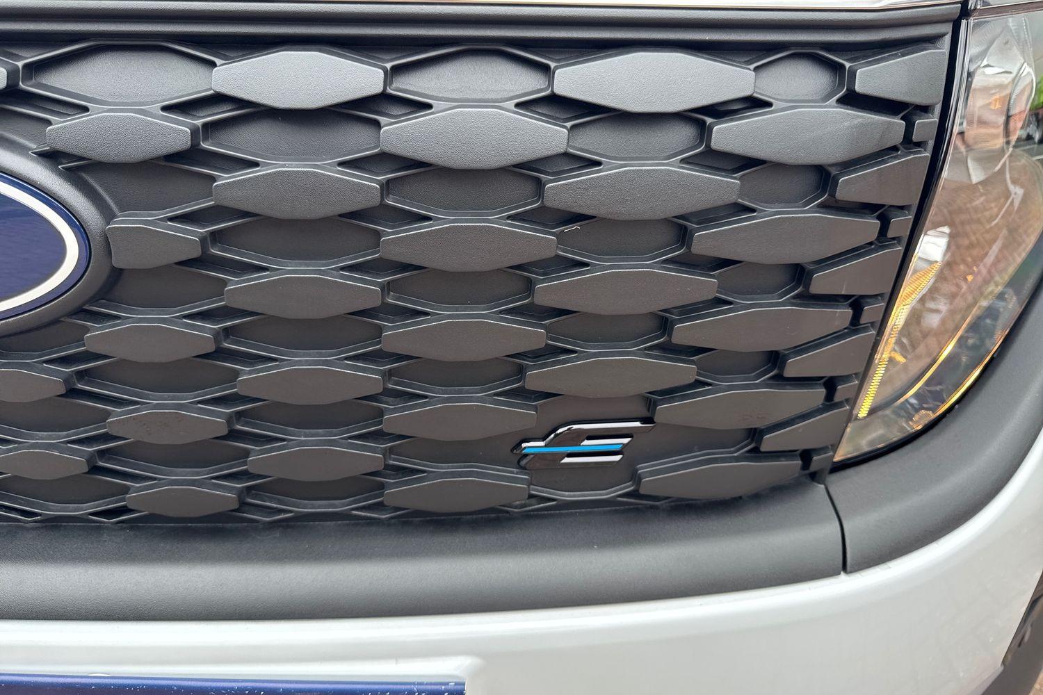 Ford E-TRANSIT COURIER Photo 7