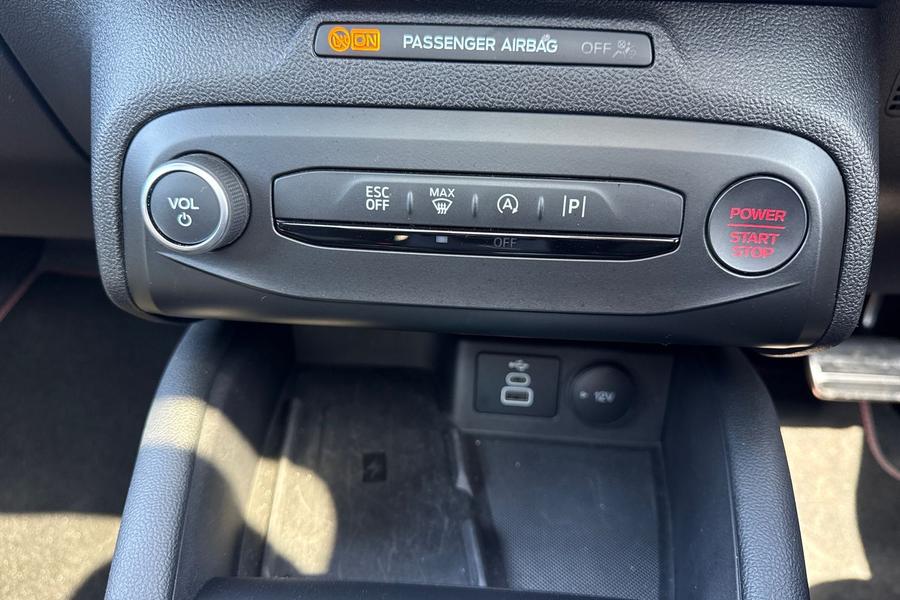 Ford FOCUS Photo autoimg-c65433aa47a750ec57946763abf868342b439346.jpg