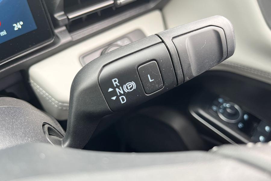 Ford Puma Gen-E Photo autoimg-c65496e6ac840f913f6ac90ff5ea2c1d6efdd68a.jpg