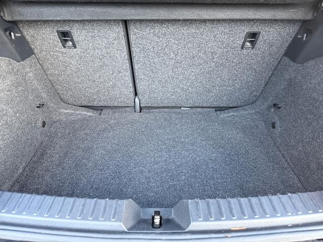 SEAT Ibiza Photo 12