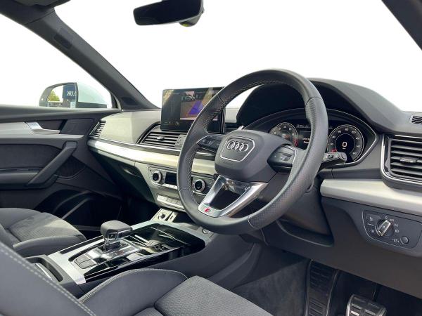 Audi Q5 Photo autoimg-c656f5f46d1ffbdd55a73081bb089c4378378a78.jpg