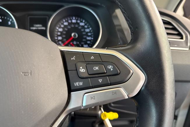 VOLKSWAGEN Tiguan Photo 17