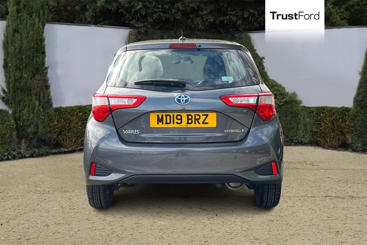 Toyota Yaris Photo 6