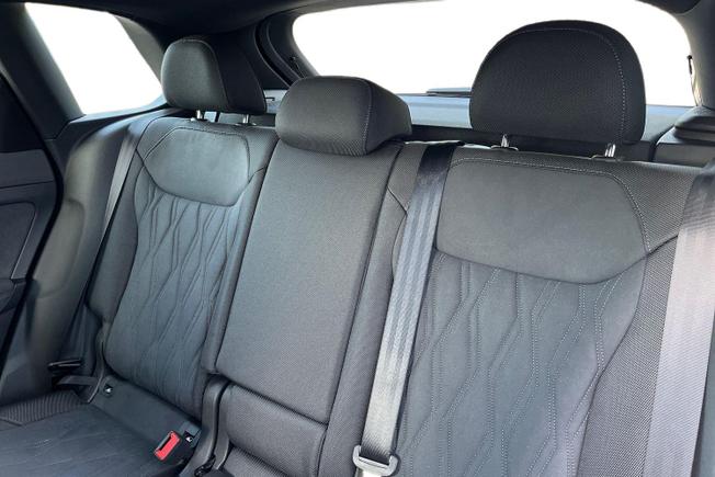 AUDI Q3 Photo 9
