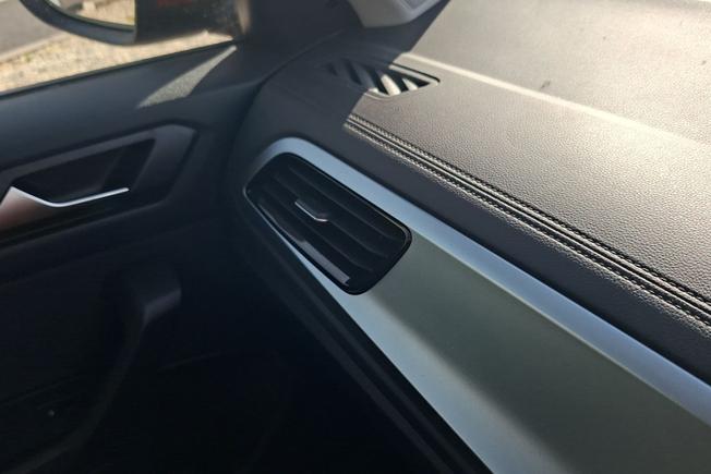 VOLKSWAGEN T-Roc Photo 23