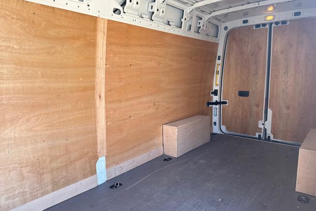 VOLKSWAGEN Crafter Photo 9