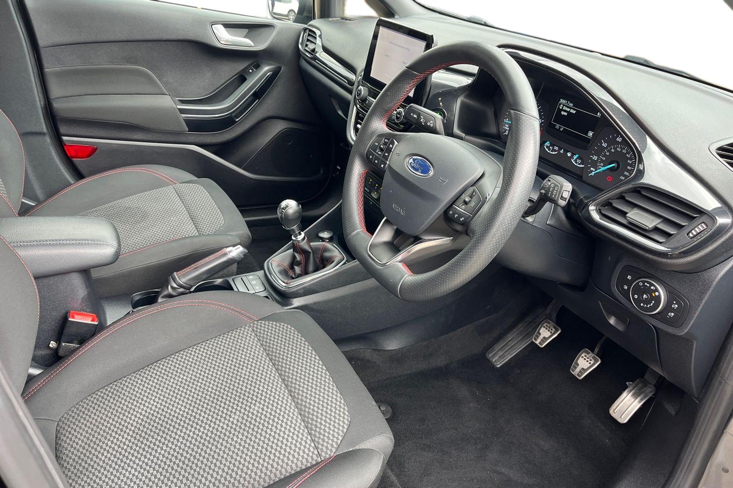 Ford Fiesta Photo 8