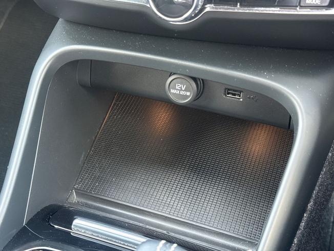 VOLVO Xc40 Photo 30