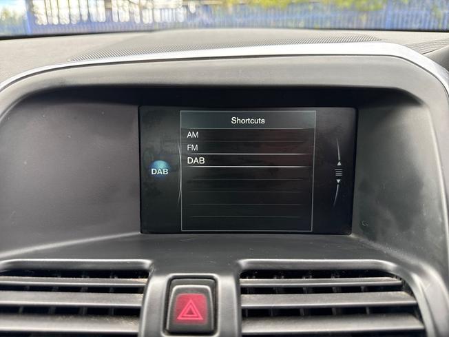 VOLVO XC60 Photo 32