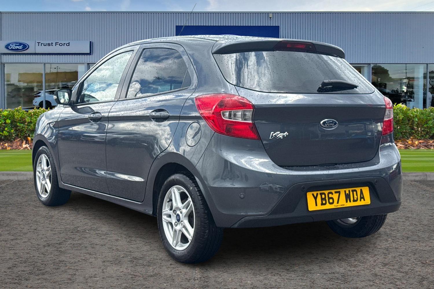 Ford KA+ Photo 1