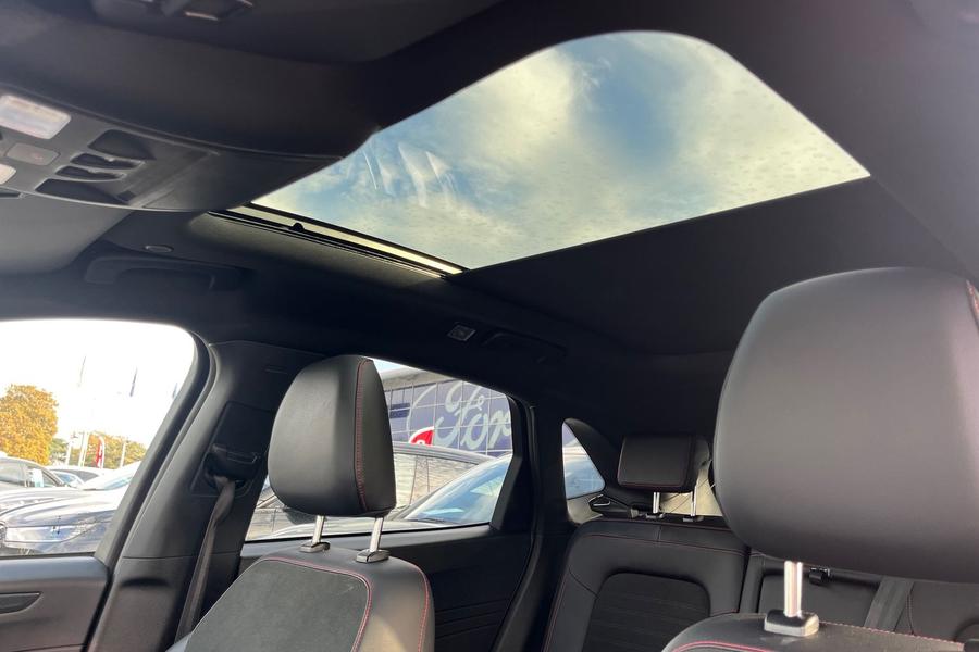 Ford KUGA Photo autoimg-c67665e1f980f6dd7601773910a526f78ce23500.jpg