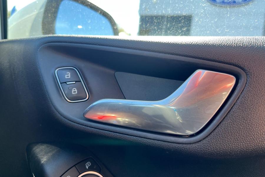 Ford FIESTA Photo autoimg-c67840b316d1aa576dc6d22307d208668ec9200e.jpg