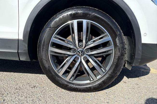 VOLKSWAGEN Tiguan Photo 5