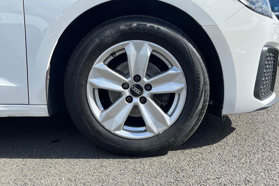 Audi A1 Photo autoimg-c6825d0c510dd9fa7777864154ef9e2f56ab1e38.jpg