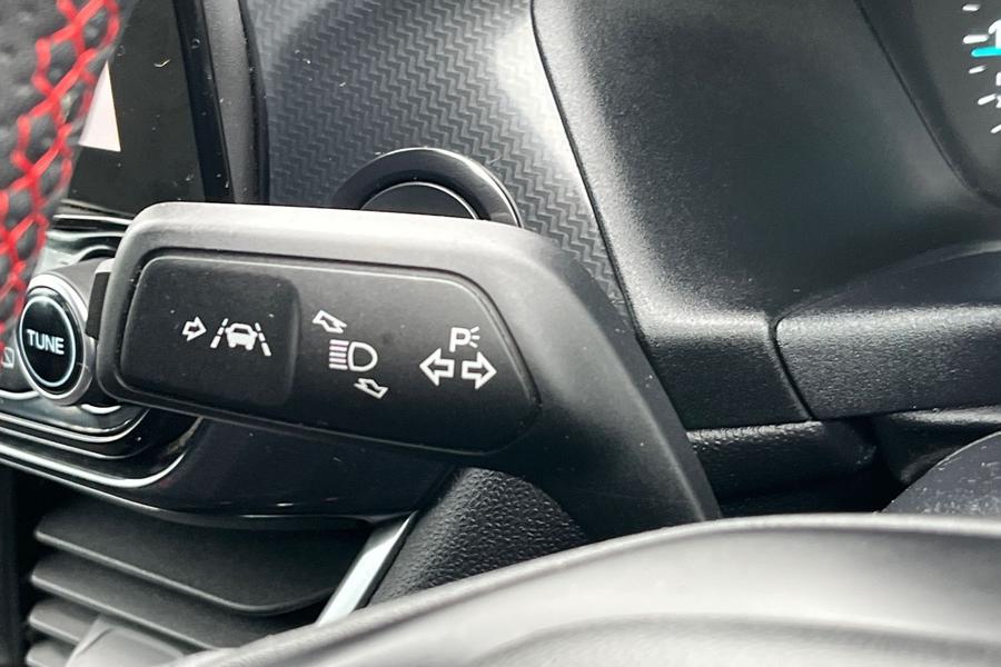 Ford FIESTA Photo autoimg-c68518e78f4c729ffce4f207f995c3a28149cfb3.jpg