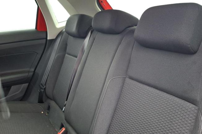 VOLKSWAGEN Polo Photo 9