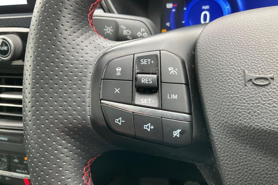 Ford KUGA Photo autoimg-c6864fdec4ab0aeaa07725c9b8892ae1ad25ca2e.jpg