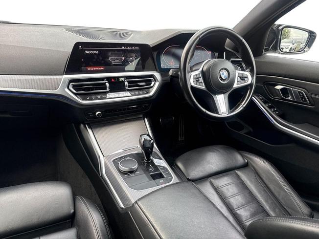 BMW 3 Series Photo 6