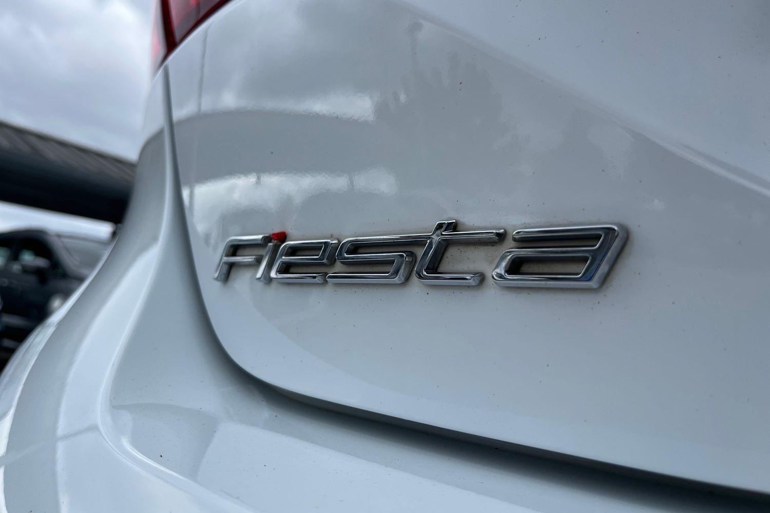 Ford Fiesta Photo 38