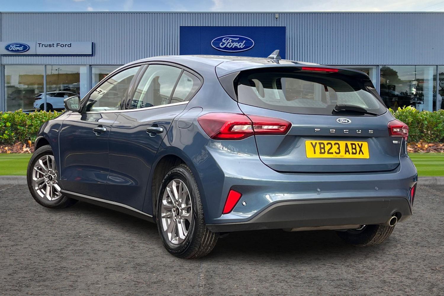 Ford FOCUS Photo 1