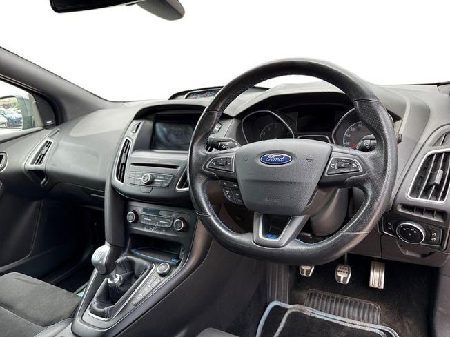 FORD Focus Photo 6