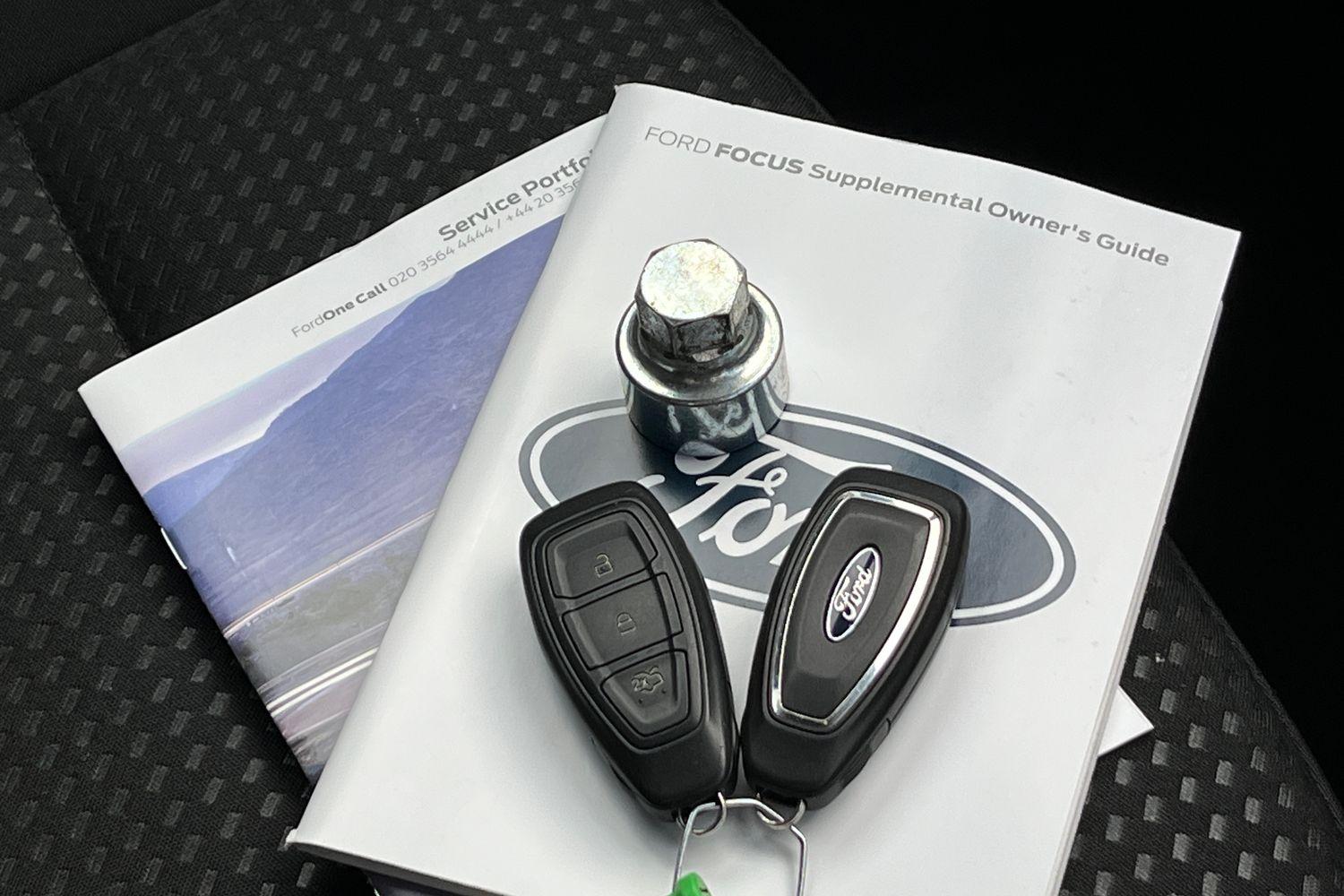 Ford FOCUS Photo 21
