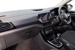 VOLKSWAGEN T-Cross Photo 2