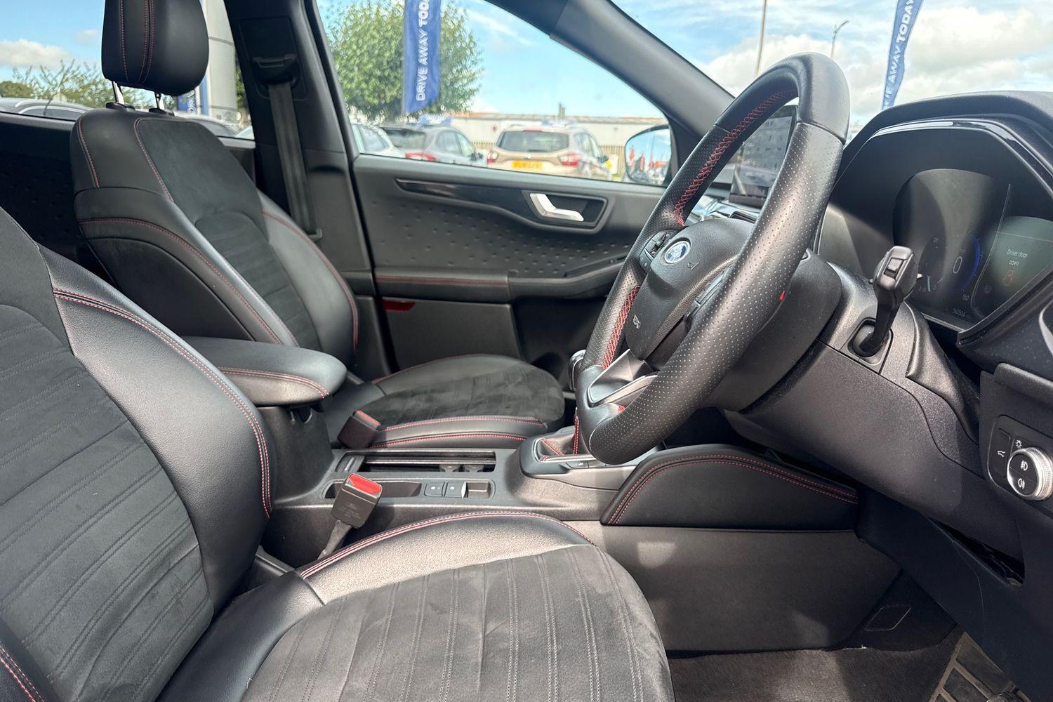 Ford KUGA Photo 16