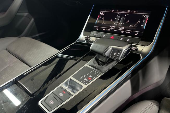 AUDI A6 Avant Photo 24